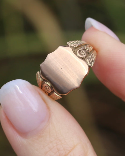 Antique 1918 Signet Ring with Carved Shoudlers, 9ct Old Rose Gold, size Q or 8 - fits more like O1/2 - P or 7.5 based on width, 4.29g
