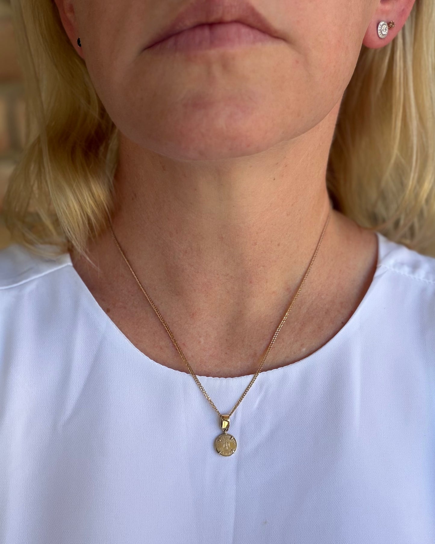 1865 Mexican Coin Replica in Coin Frame Pendant, 9ct Yellow Gold and silver support bars, 1.69g