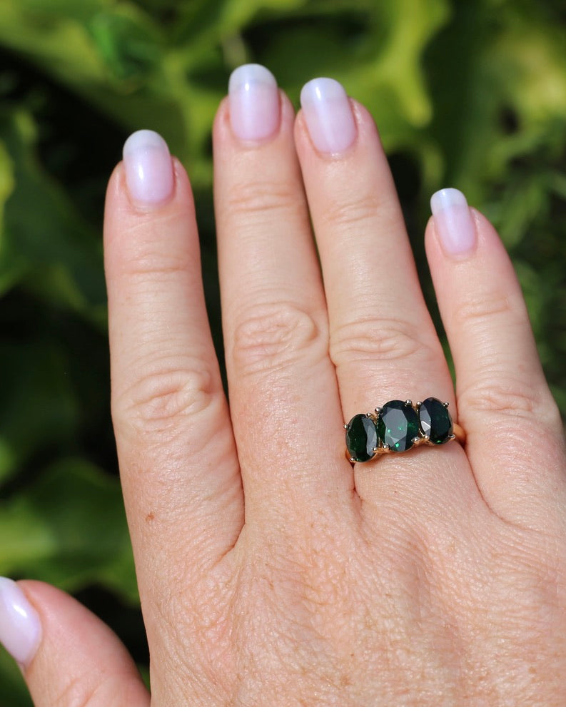 Glorious 5.18ct Tsavorite Green Garnet Trilogy Ring, 9ct Yellow Gold, size O1/2 or just over 7.25, 2.9g, with valuation
