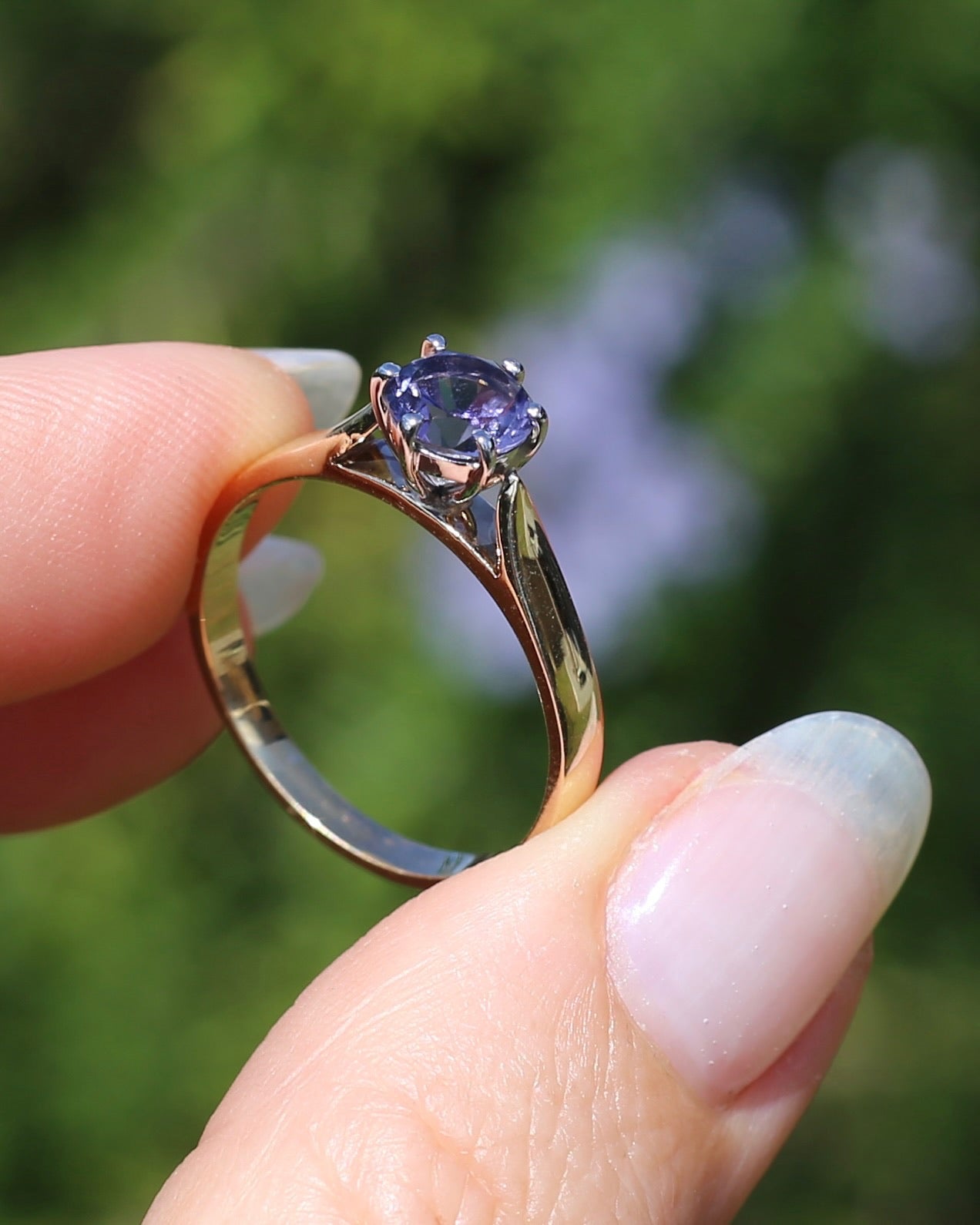 Hand Carved Australian Iolite Solitaire Ring, 9ct White and Yellow Gold, size S1/2 or 9.25, 3.03g