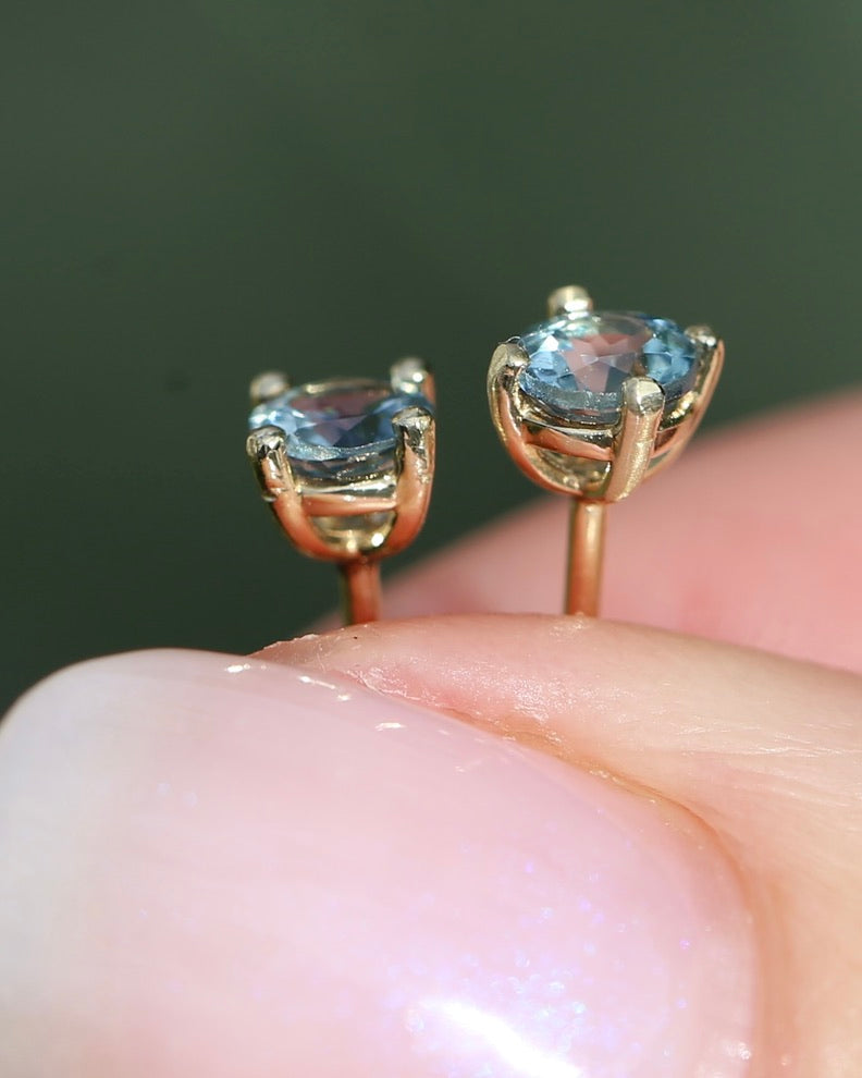 0.8ct Pale Blue Parti Sapphire Studs, 9ct Yellow Gold, 0.76g