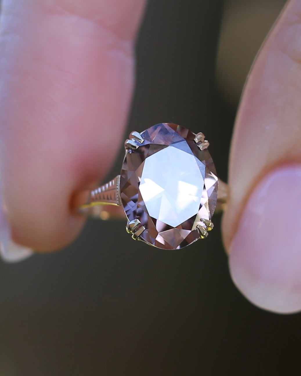 ON HOLD 7.9ct Mauve Damask Rose Oval Natural Zircon in Vintage 9ct Double Claw Ring, 9ct Yellow Gold, size M or 6.25, 3.59g