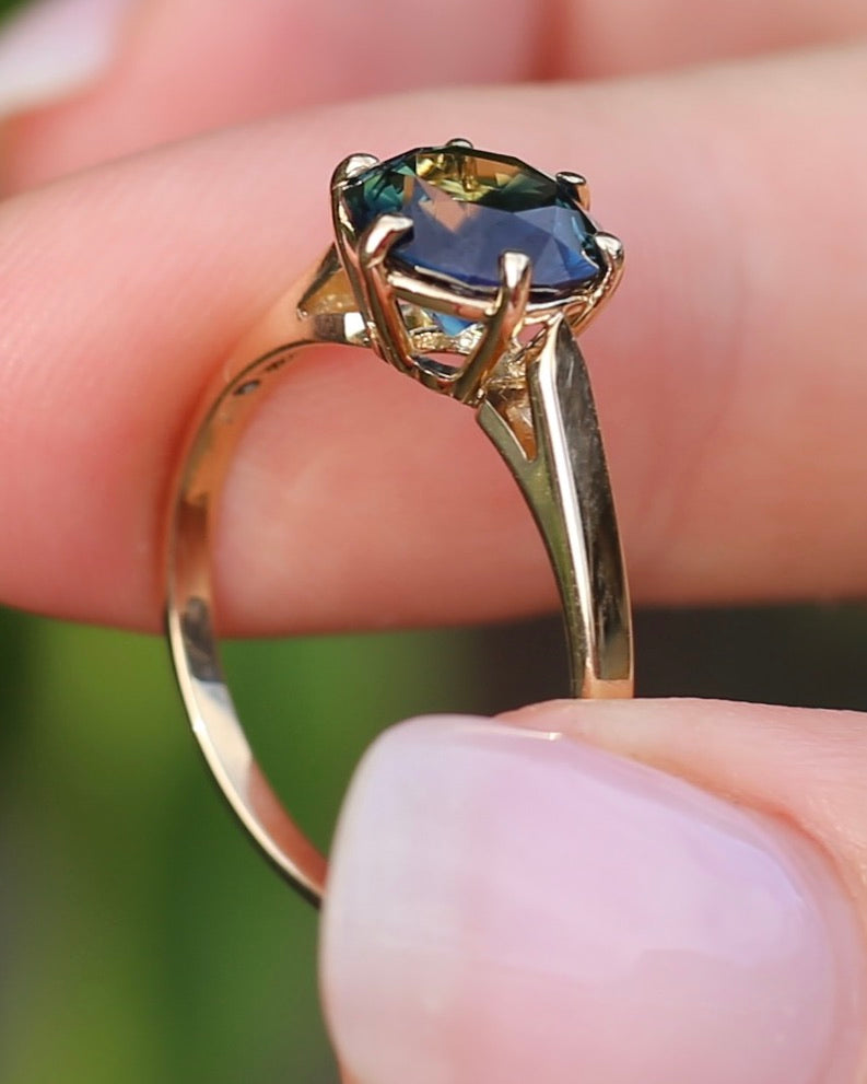 Vintage 2.44ct Blue Parti Ring, 14ct Yellow Gold, size O or 7.25, 2.49g with valuation