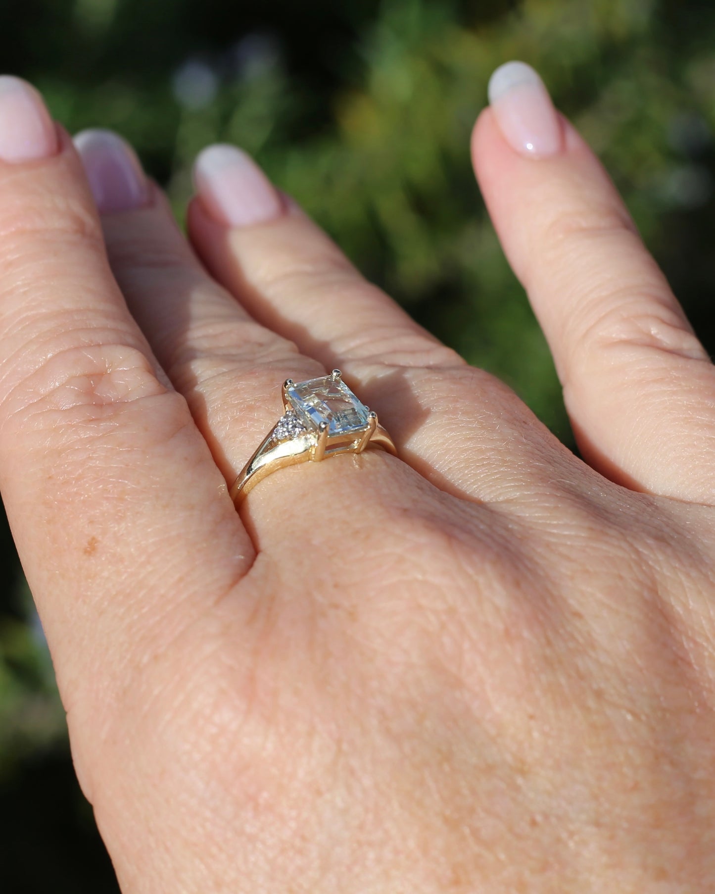 1.4ct Emerald Cut Aquamarine with Natural Diamond Set Split Shoulders, 9ct Yellow Gold, size 8 or Q, 2.31g
