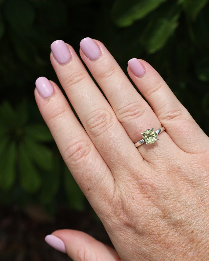 1.8ct Lemon Quartz Solitaire, Sterling Silver, size O or 7.25, 2.04g