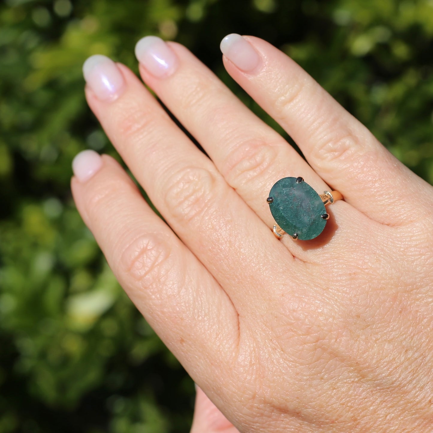 8ct Oval Moss Agate Claw Set Cocktail Ring, 14ct Yellow Gold, size Q1/2 or just over 8.25