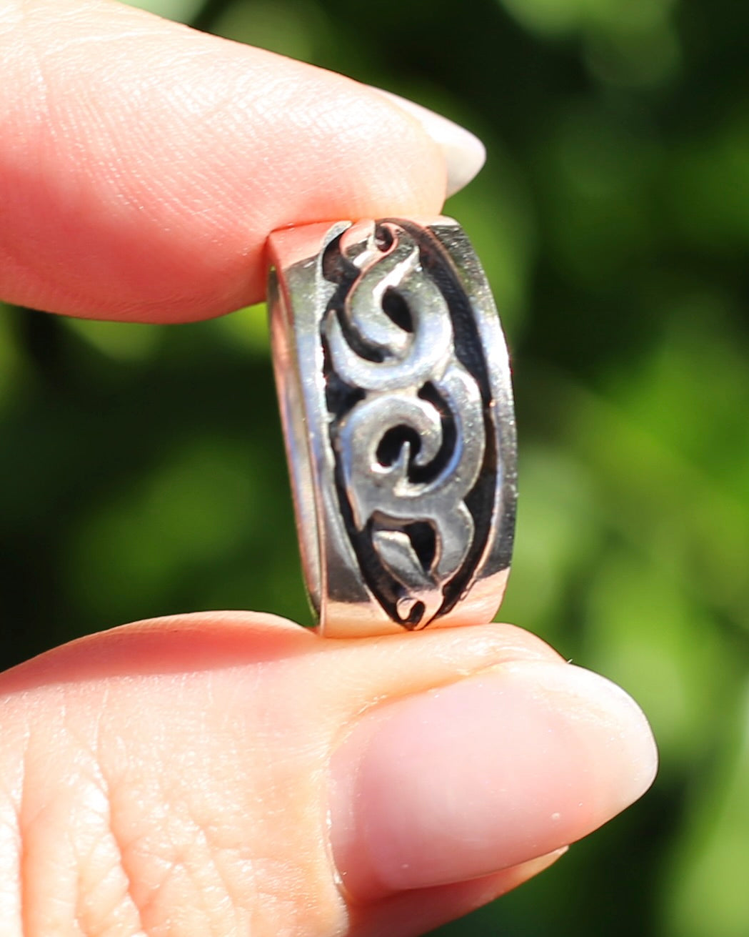 Silver Band with Black Rhodium Tribal Style Geometric Pattern, Sterling Silver, size 8 or Q, 7.6g