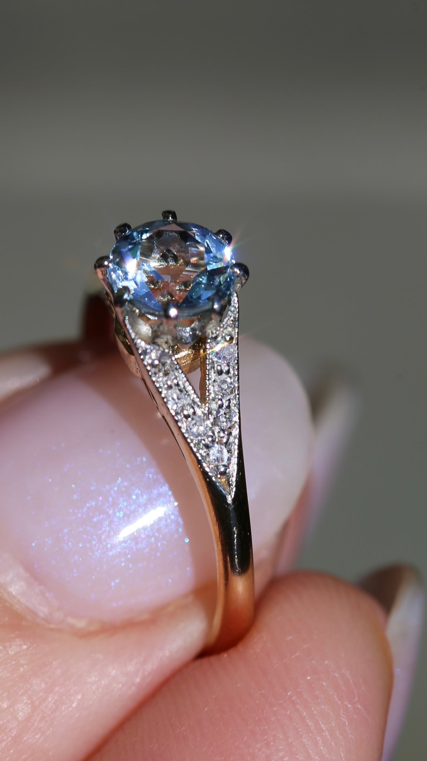 Pristine Early Australian 1930s Dunklings Blue Zircon & Diamond RIng, size L or just over 5.5