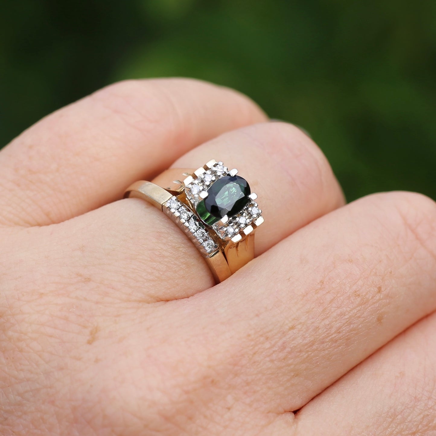 0.95ct Green Tourmaline and Diamond High Set Ring, 9ct White and Yellow Gold, size O or just over 7