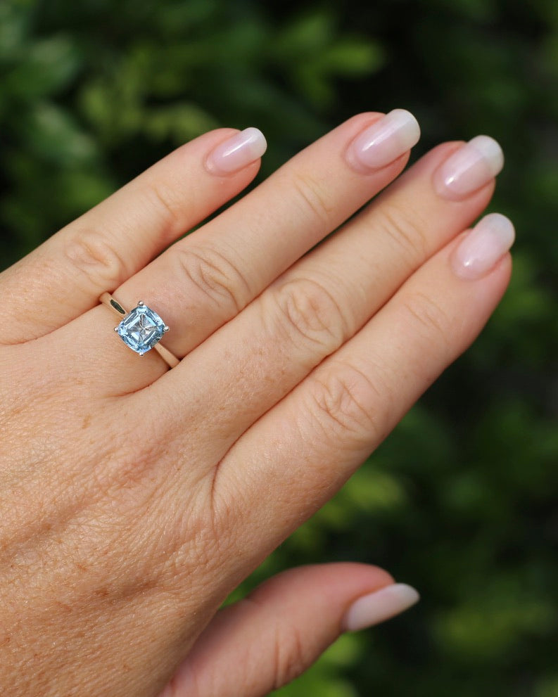 2.35ct Cushion Cut Blue Topaz Ring, Sterling Silver, size O1/2 or 7.25, 2.35g