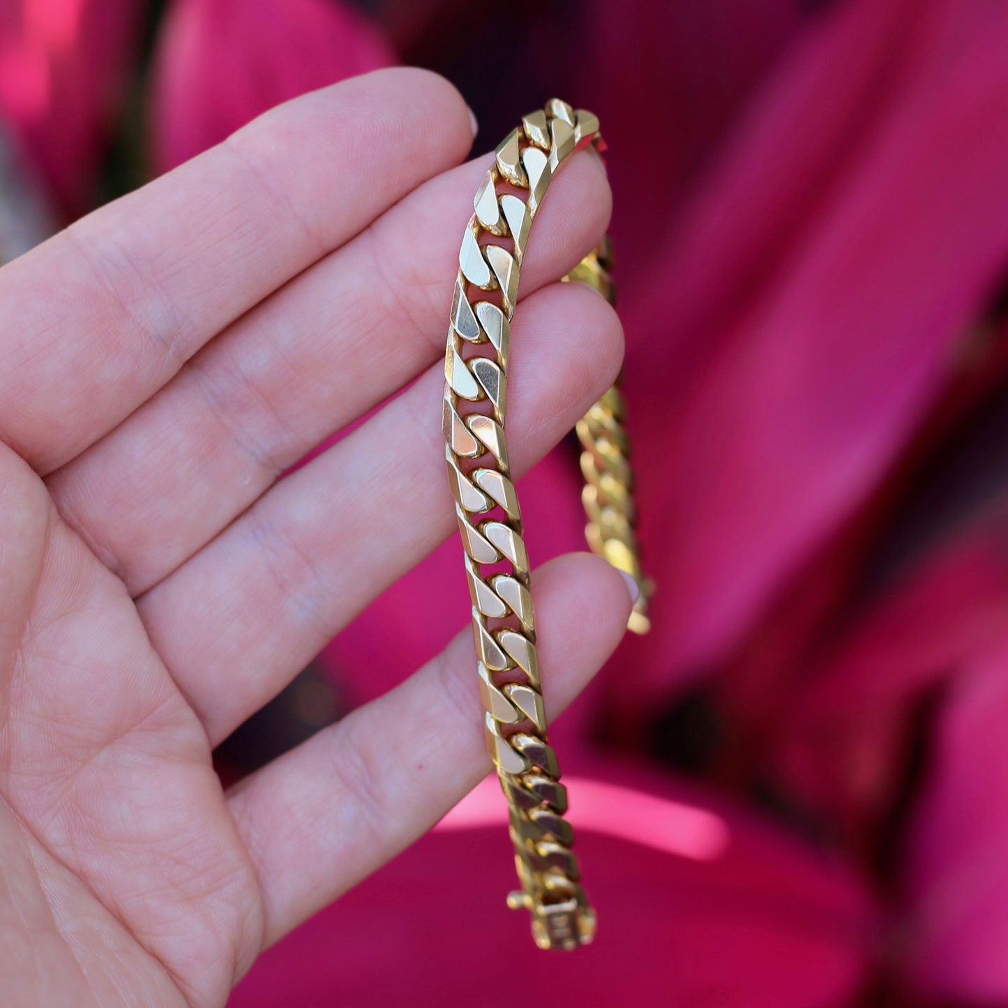 Italian 18ct Gold Curb Bracelet, 19cm 7.5 inches and 40.3g