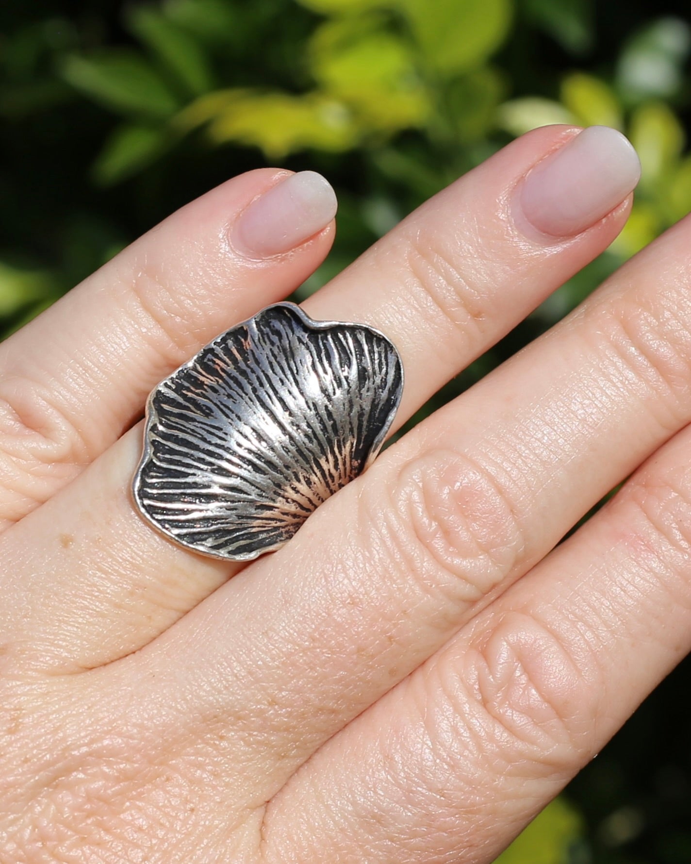 Large Petal Leaf Rustic With Dark Engraved Ridges, Sterling Silver, 8.5g, size M1/2 or 6.5 (fits smaller)
