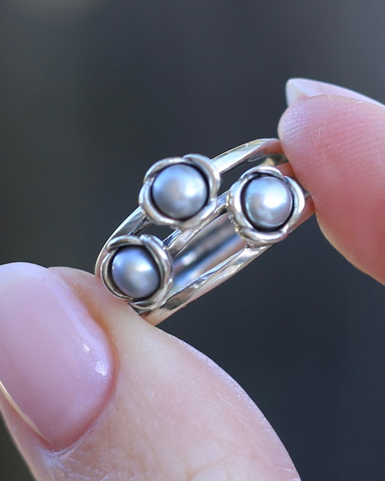 Grey Cultured Pearl Ring, Sterling Silver, size N or just over 6.5, 5.88g