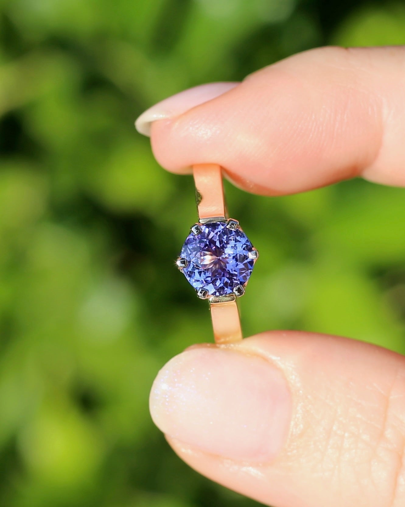 1.65ct Tanzanite in Vintage Mixed Metal 9ct White & Yellow Gold Ring, size Q1/2 or 8.25