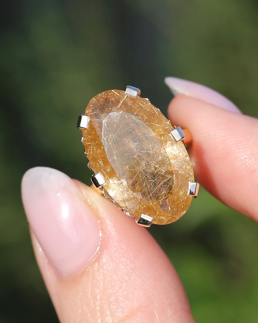 Vintage London Made 1972 12.6ct Golden Rutile Quartz Cocktail Ring, 9ct Yellow Gold, size N or just under 6.75, 6.45g