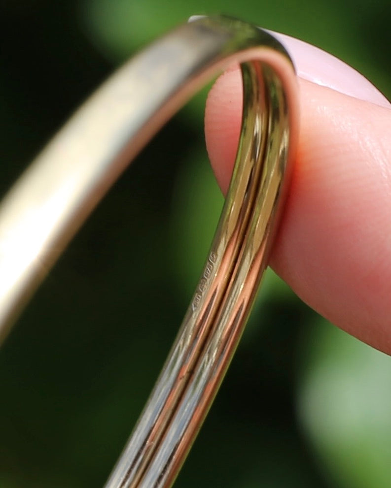 Oval 9ct Coil Bangle, British Made, 9ct Yellow Gold (the slightly rosier gold of the two), 5.38g