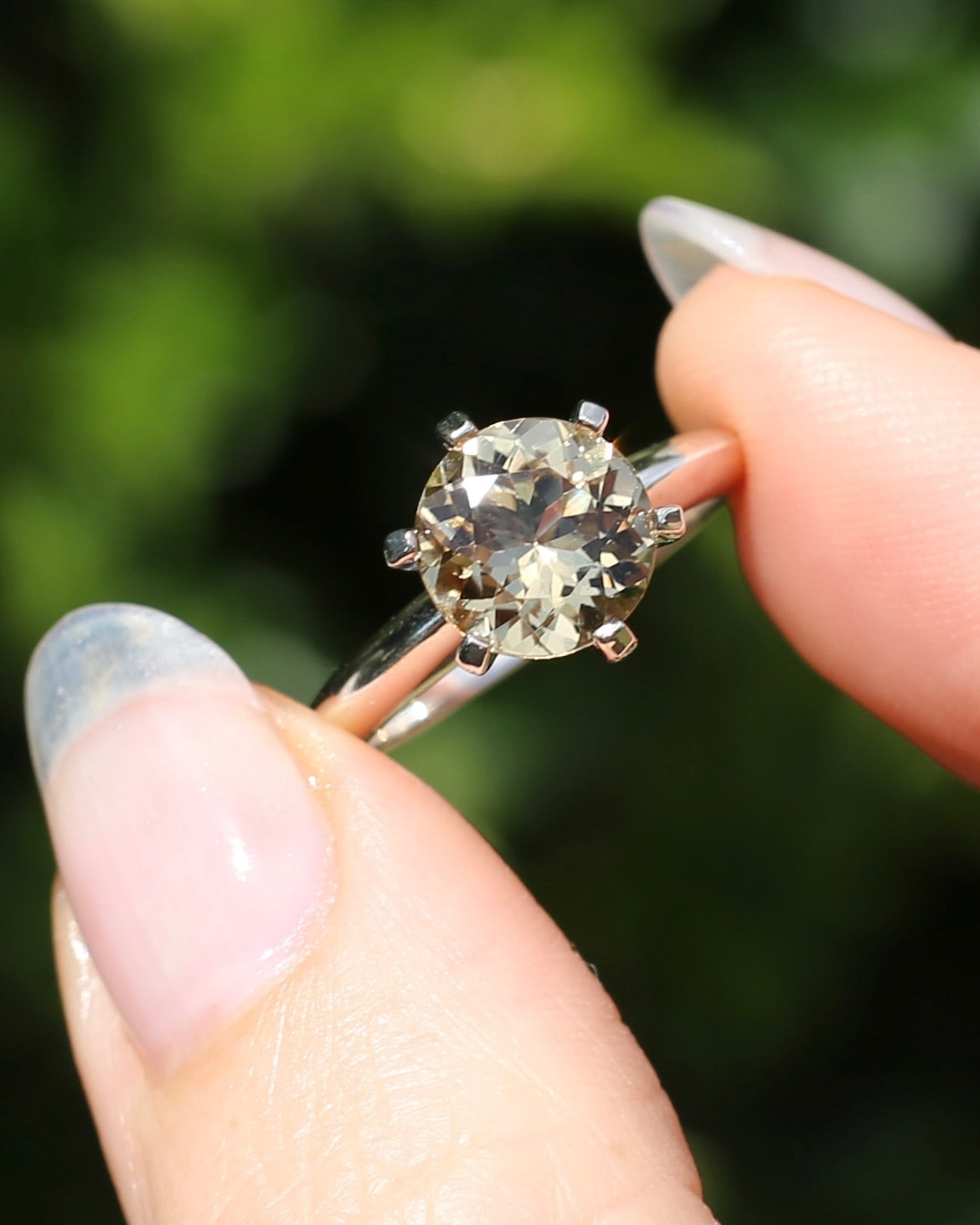 9mm 2.25ct Natural Yellow Beryl, 6 Claw Set, 9ct White Gold, size N1/2 or nearly 7, 3.75g