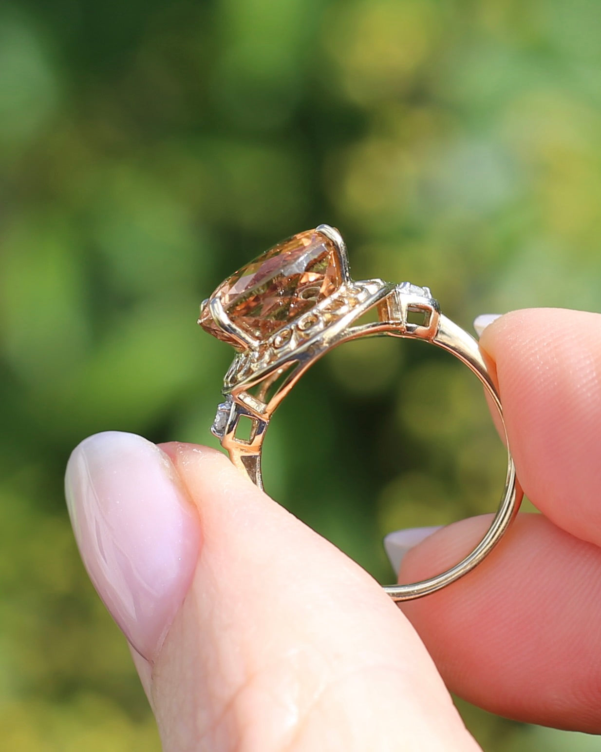 Oval Peach Tourmaline Ring, 9ct Yellow Gold, size N or 6.75, 3.95g, with valuation