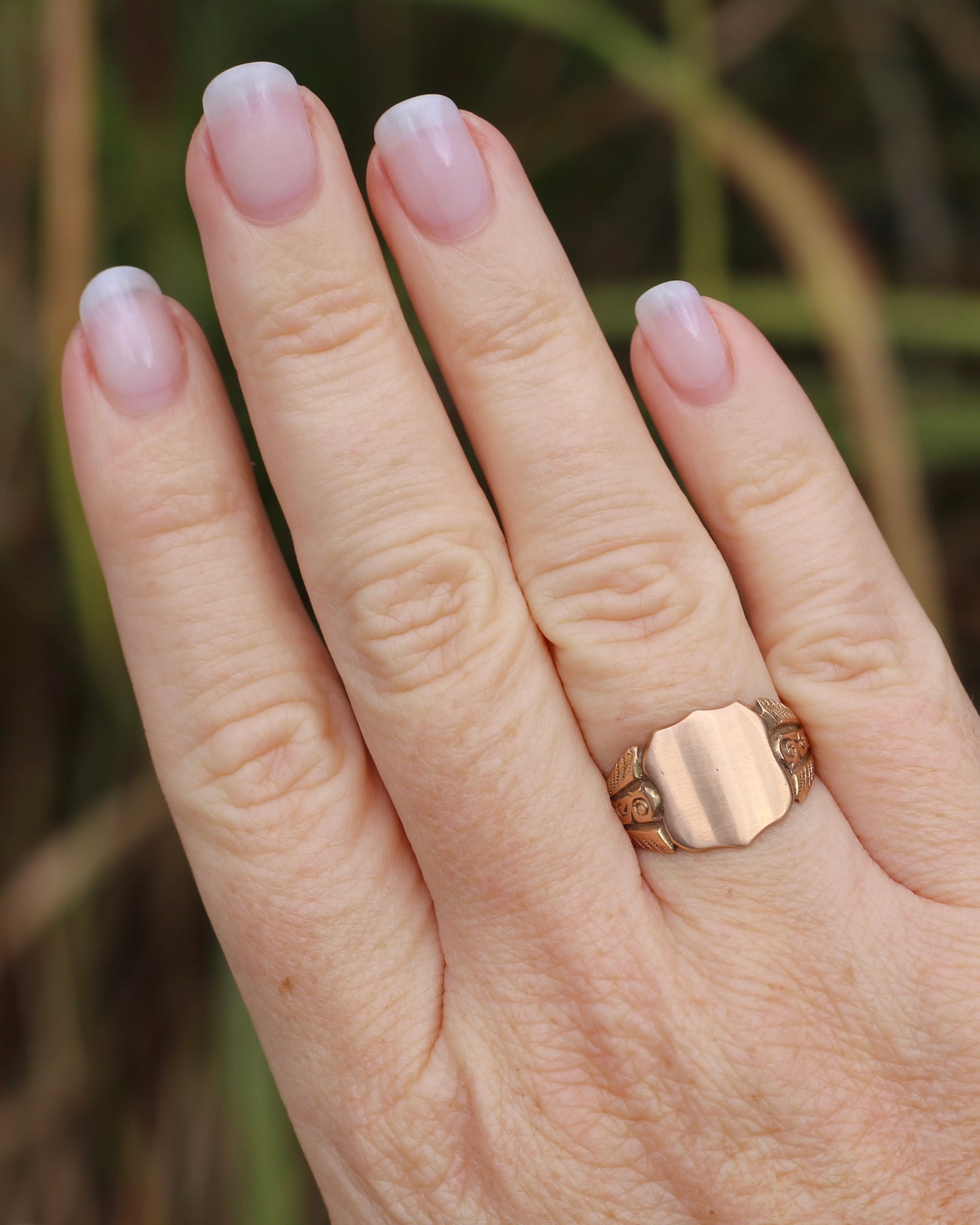 Antique 1918 Signet Ring with Carved Shoudlers, 9ct Old Rose Gold, size Q or 8 - fits more like O1/2 - P or 7.5 based on width, 4.29g