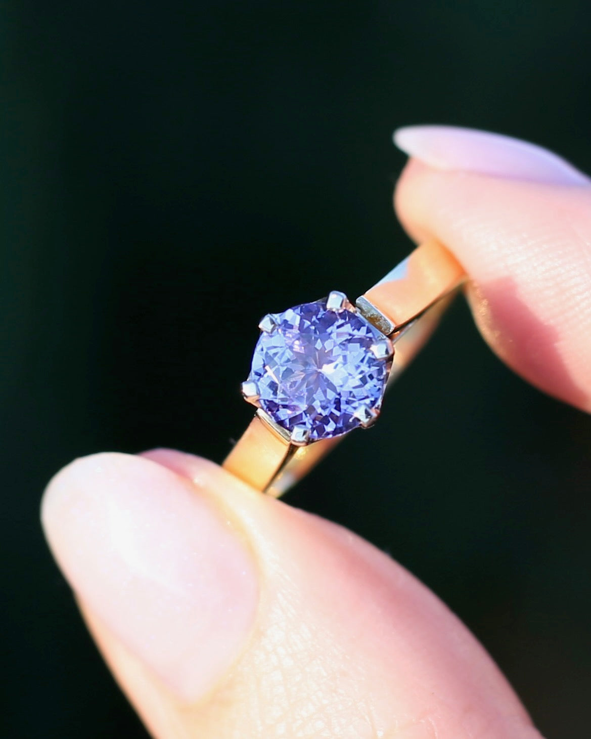 1.65ct Tanzanite in Vintage Mixed Metal 9ct White & Yellow Gold Ring, size Q1/2 or 8.25