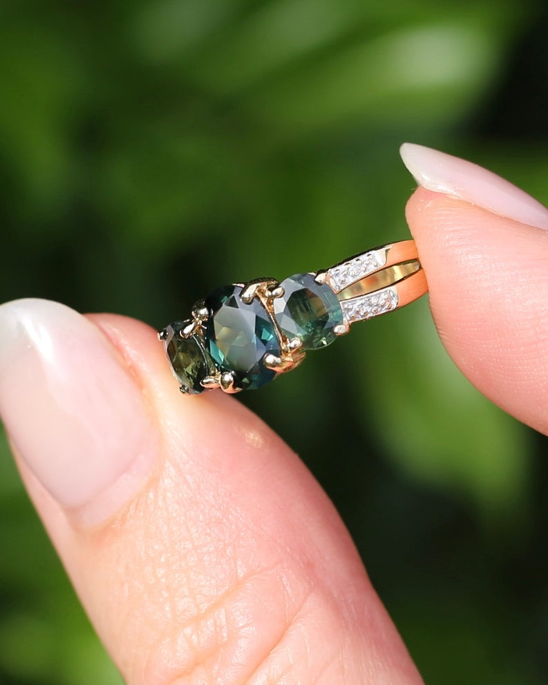 2.49ct Australian Green and Parti Sapphire Trilogy with diamond side stones, 10ct Yellow Gold, size 7 or just over N1/2, 3.38g