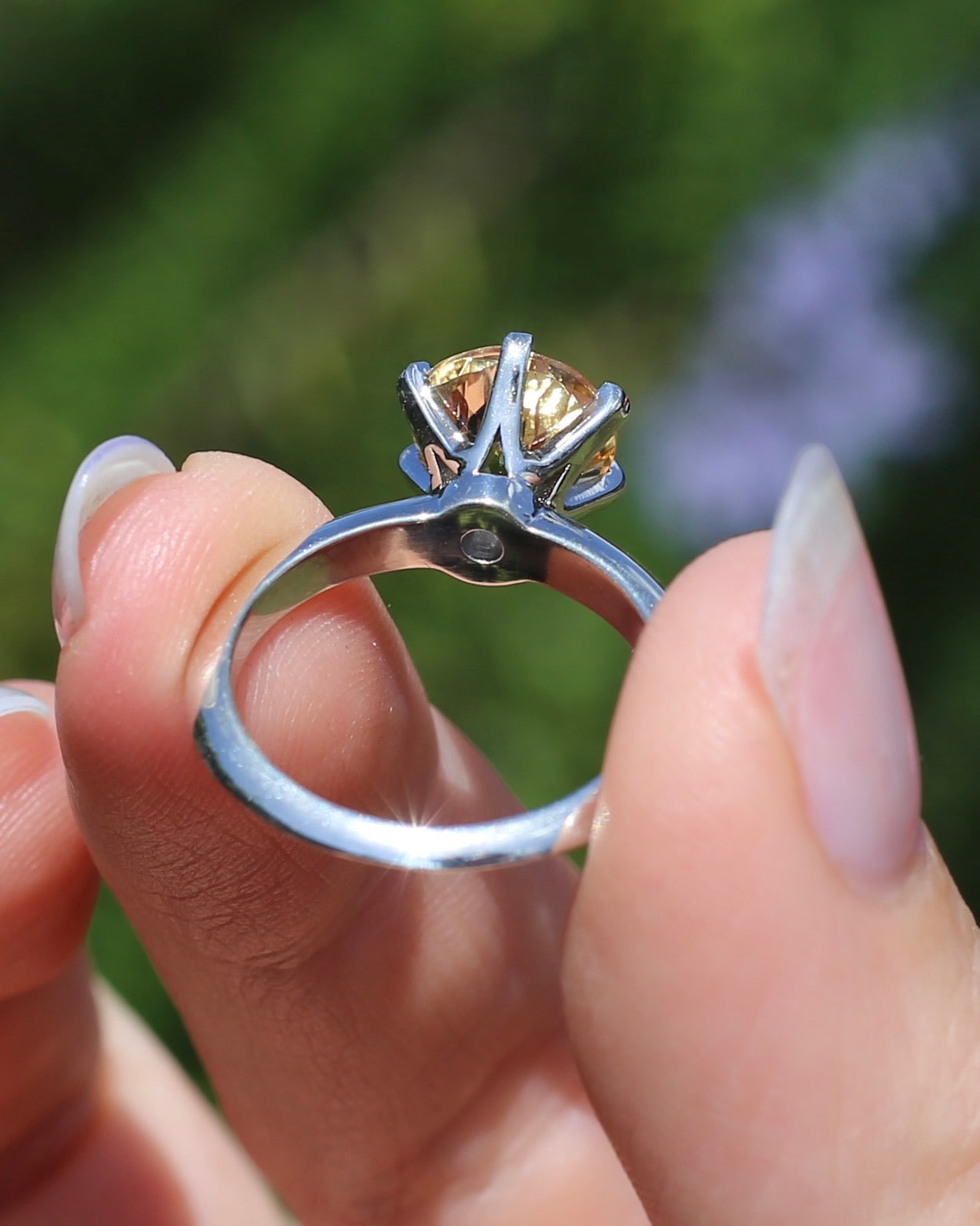 9mm 2.25ct Natural Yellow Beryl, 6 Claw Set, 9ct White Gold, size N1/2 or nearly 7, 3.75g