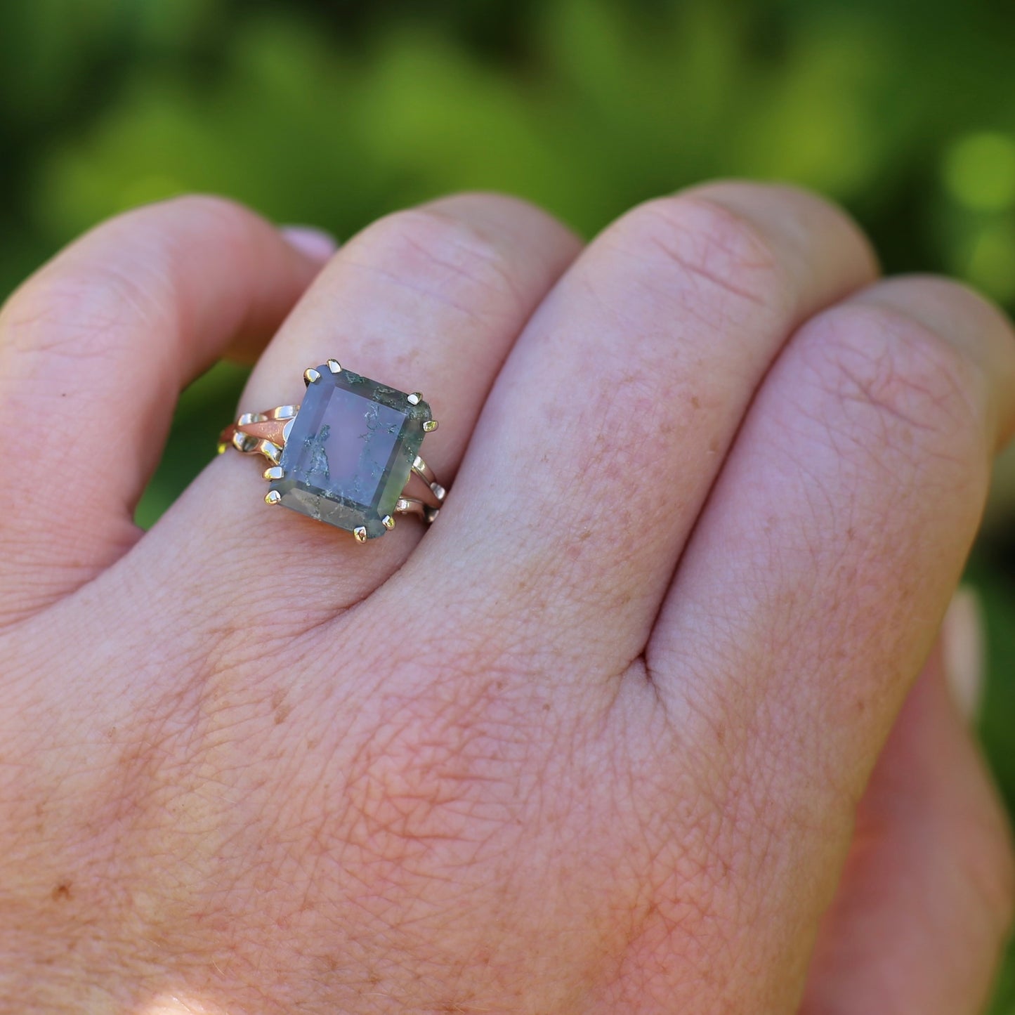 4.95ct Emerald Cut Moss Agate Ring with Fabulous Double Claws, 9ct Older Rosey Gold, size N1/2 or 6.75