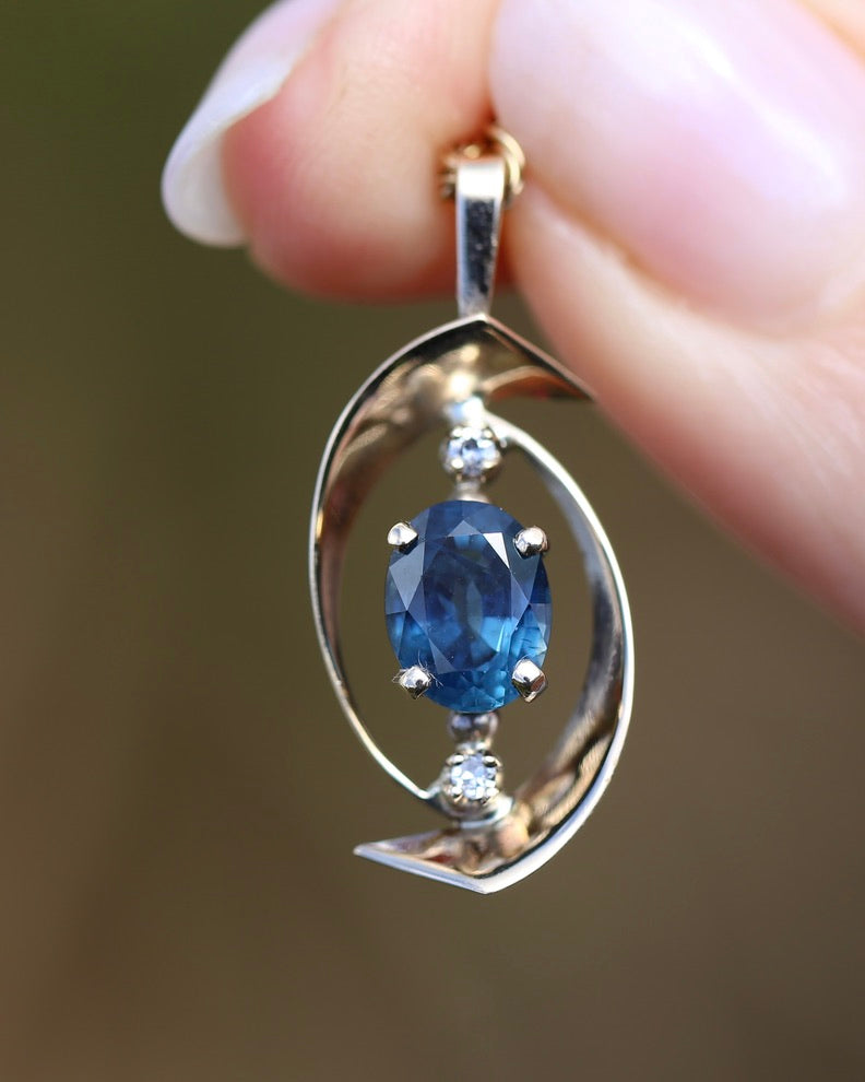 1.5ct Natural Blue Sapphire and Diamond Vintage Pendant, 9ct Yellow Gold, 1.57g