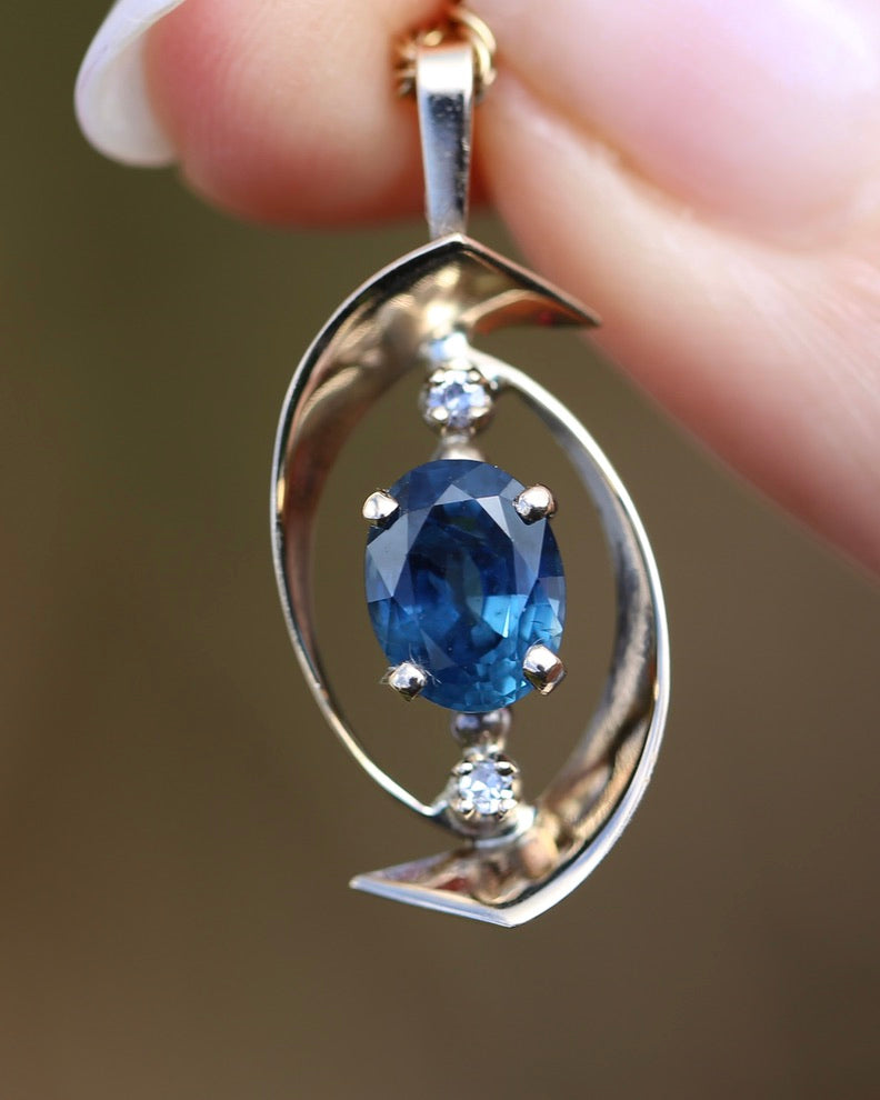 1.5ct Natural Blue Sapphire and Diamond Vintage Pendant, 9ct Yellow Gold, 1.57g