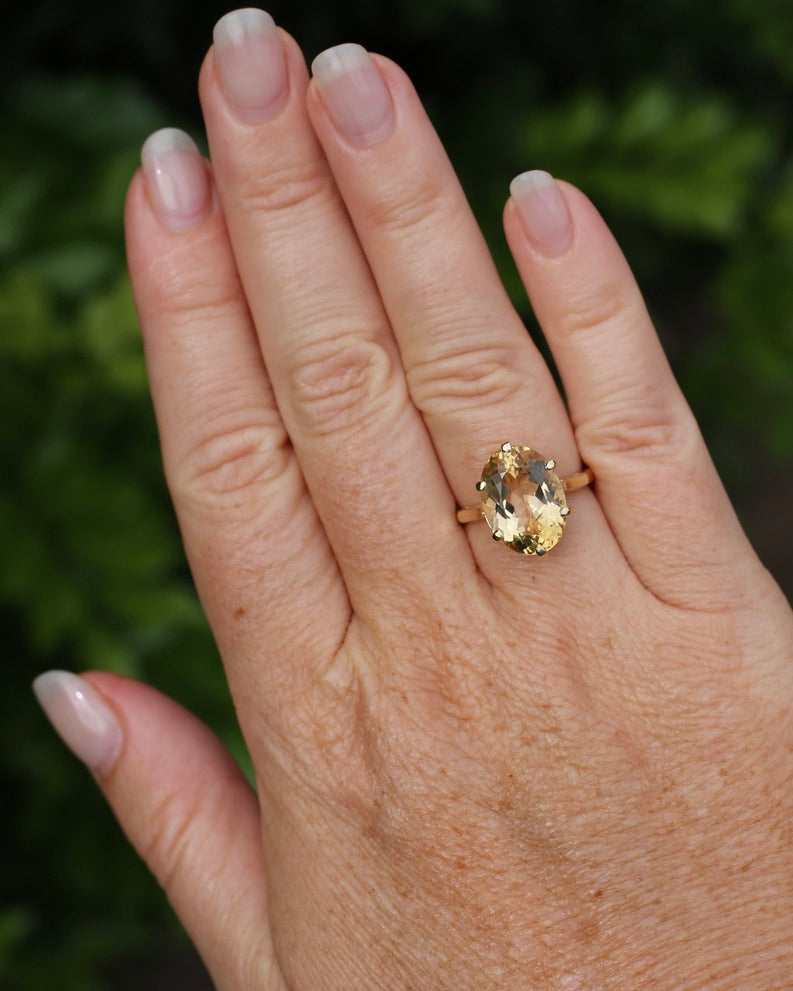 7.1ct Heliodor (Golden Beryl) in Vintage 1978 London Made Ring, 9ct Yellow Gold, size P or 7.75, 4.41g with valuation