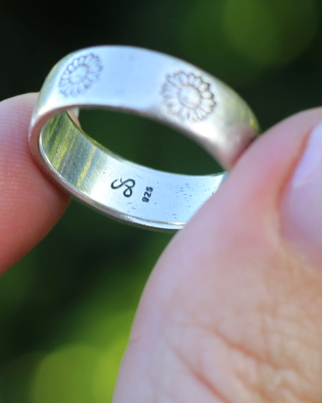 Australian Designer Mood Ring, Sterling Silver, Size U1/2 or 10.25 (fits more like T1/2 or 9.75), 7.35g