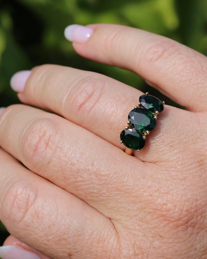 Glorious 5.18ct Tsavorite Green Garnet Trilogy Ring, 9ct Yellow Gold, size O1/2 or just over 7.25, 2.9g, with valuation