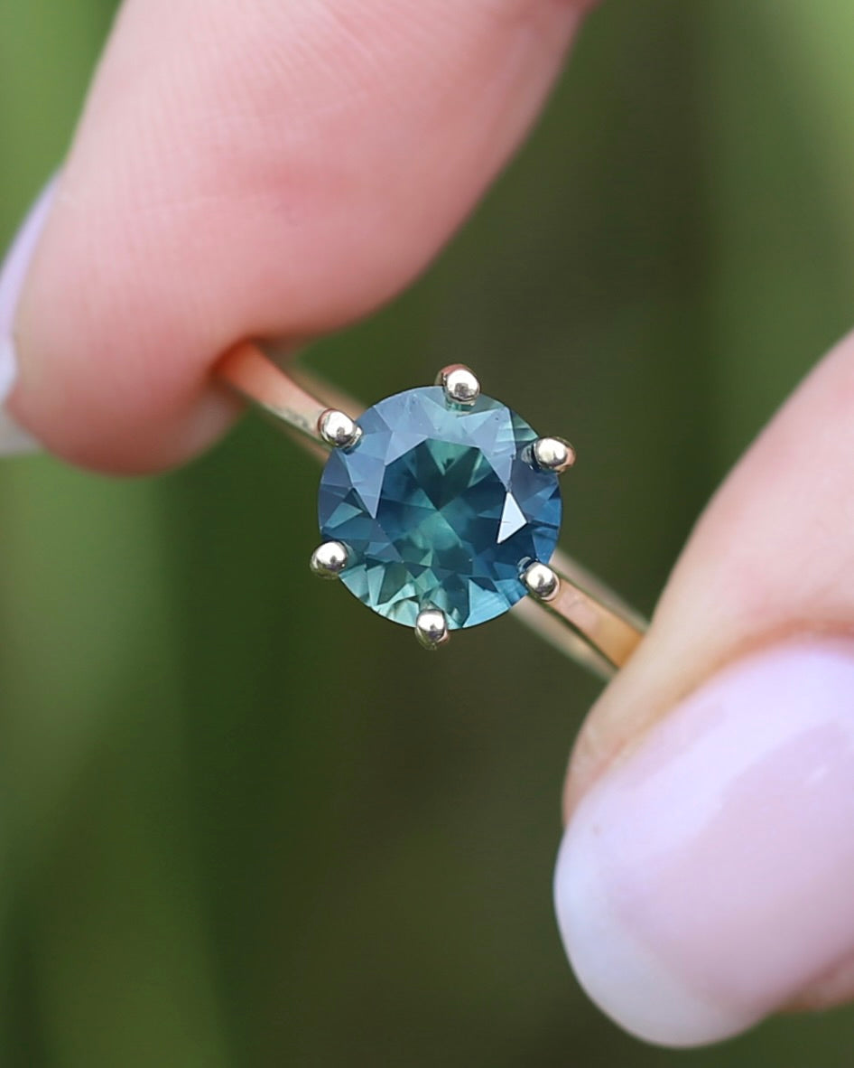2.95ct Unheated Parti Sapphire Solitaire, 9ct Yellow Gold, size O or 7.5, 3.05g