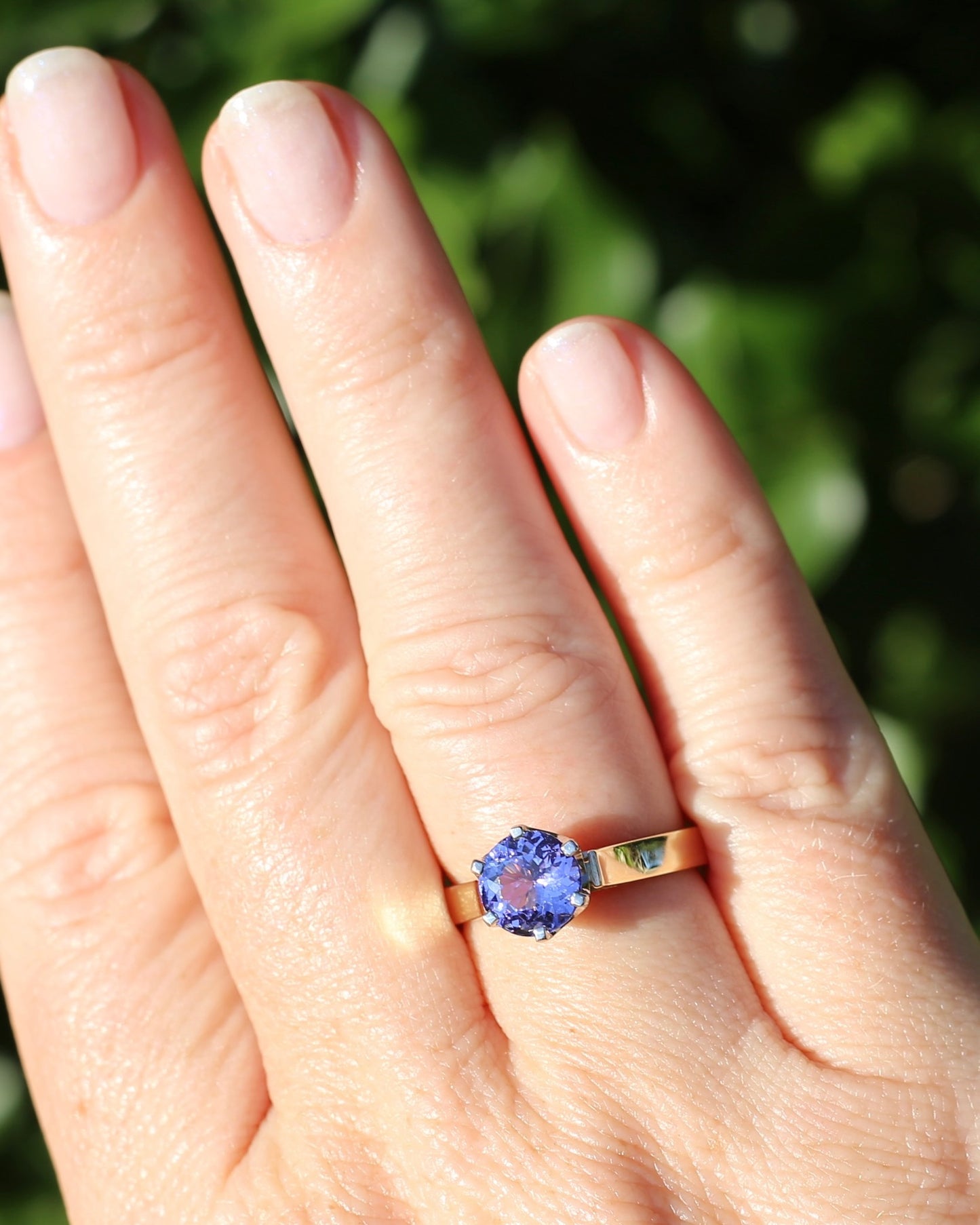 1.65ct Tanzanite in Vintage Mixed Metal 9ct White & Yellow Gold Ring, size Q1/2 or 8.25