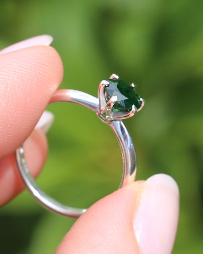 1.1ct Tsavorite Green Garnet in 6 Claw Solitaire Ring, Sterling Silver, size N or 6.75, 1.85g
