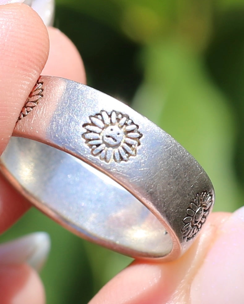 Australian Designer Mood Ring, Sterling Silver, Size U1/2 or 10.25 (fits more like T1/2 or 9.75), 7.35g