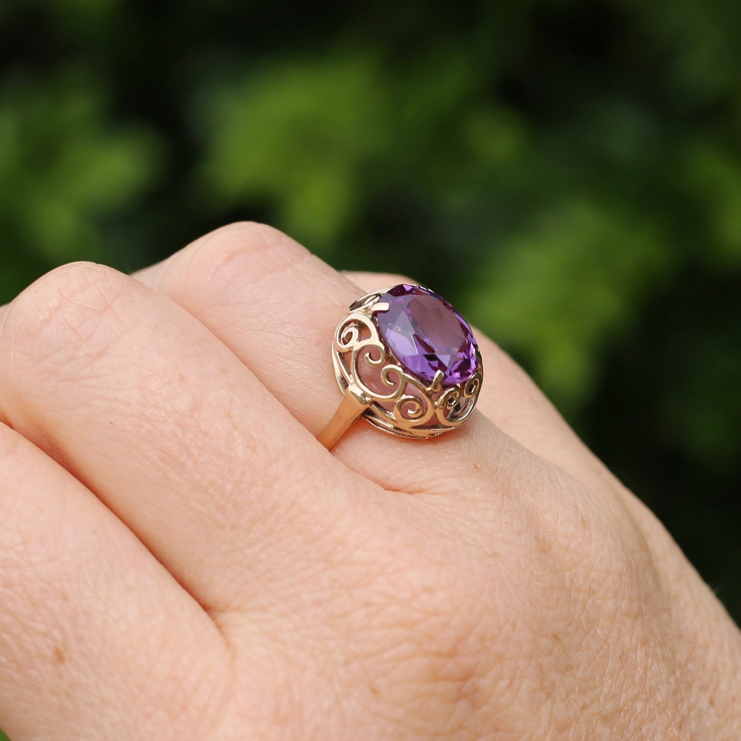 Synthetic Colour Change Purple Sapphire in Filigree Gold Ring, 10ct yellow gold,  size M1/2 or just under 6.5