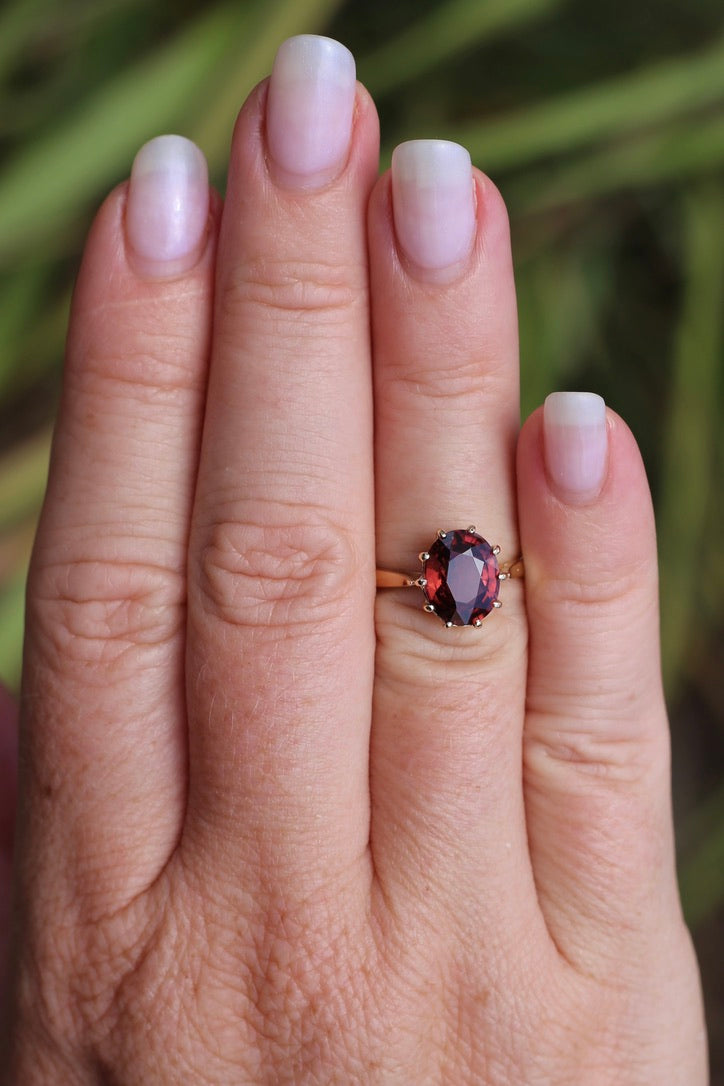 4ct Natural Red Zircon in Vintage Birmingham Made 1973 Multi Claw Ring, 9ct Yellow Gold, size M1/2 or 6.5, 2.61g
