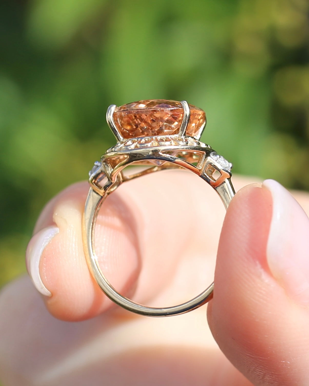 Oval Peach Tourmaline Ring, 9ct Yellow Gold, size N or 6.75, 3.95g, with valuation
