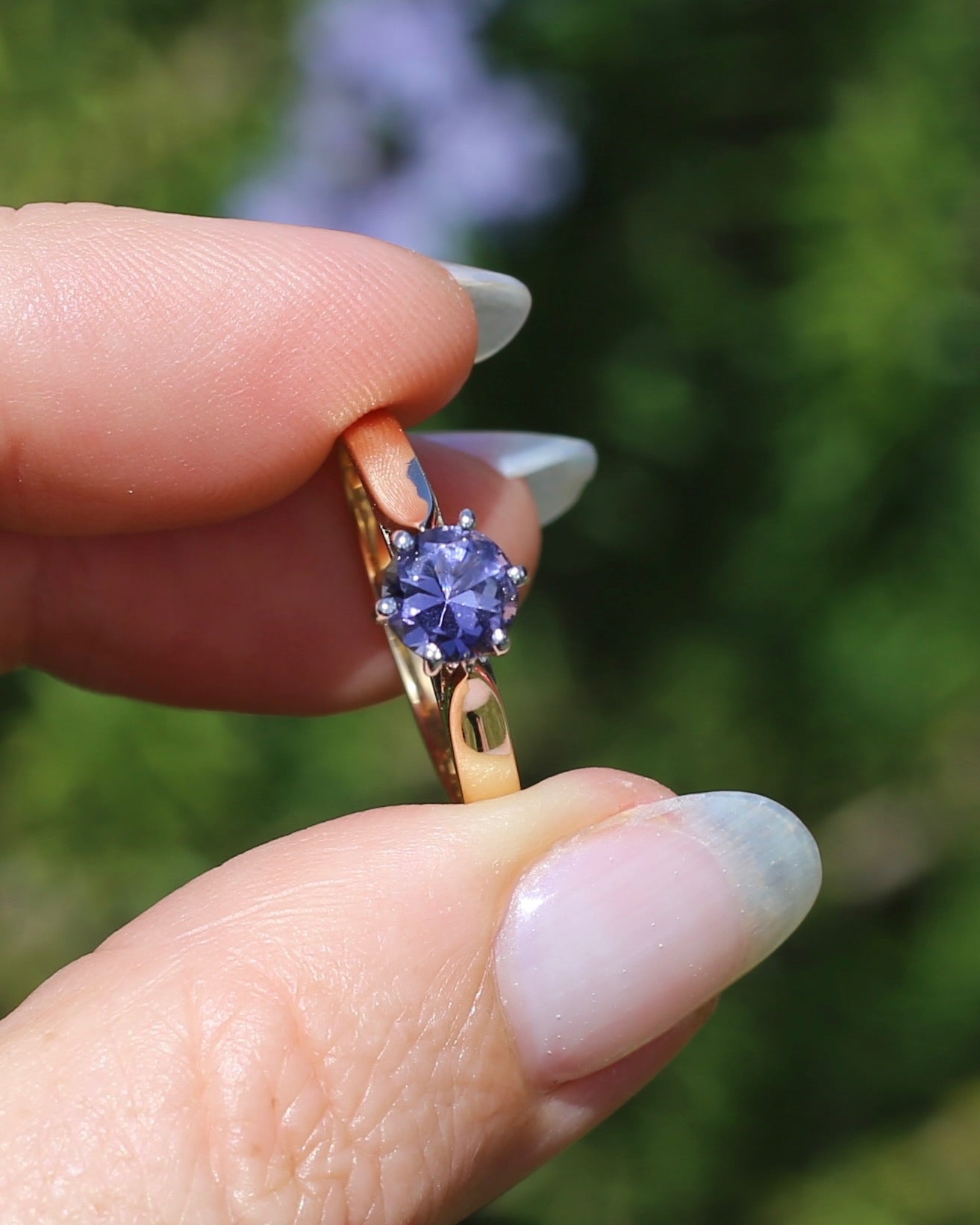 Hand Carved Australian Iolite Solitaire Ring, 9ct White and Yellow Gold, size S1/2 or 9.25, 3.03g