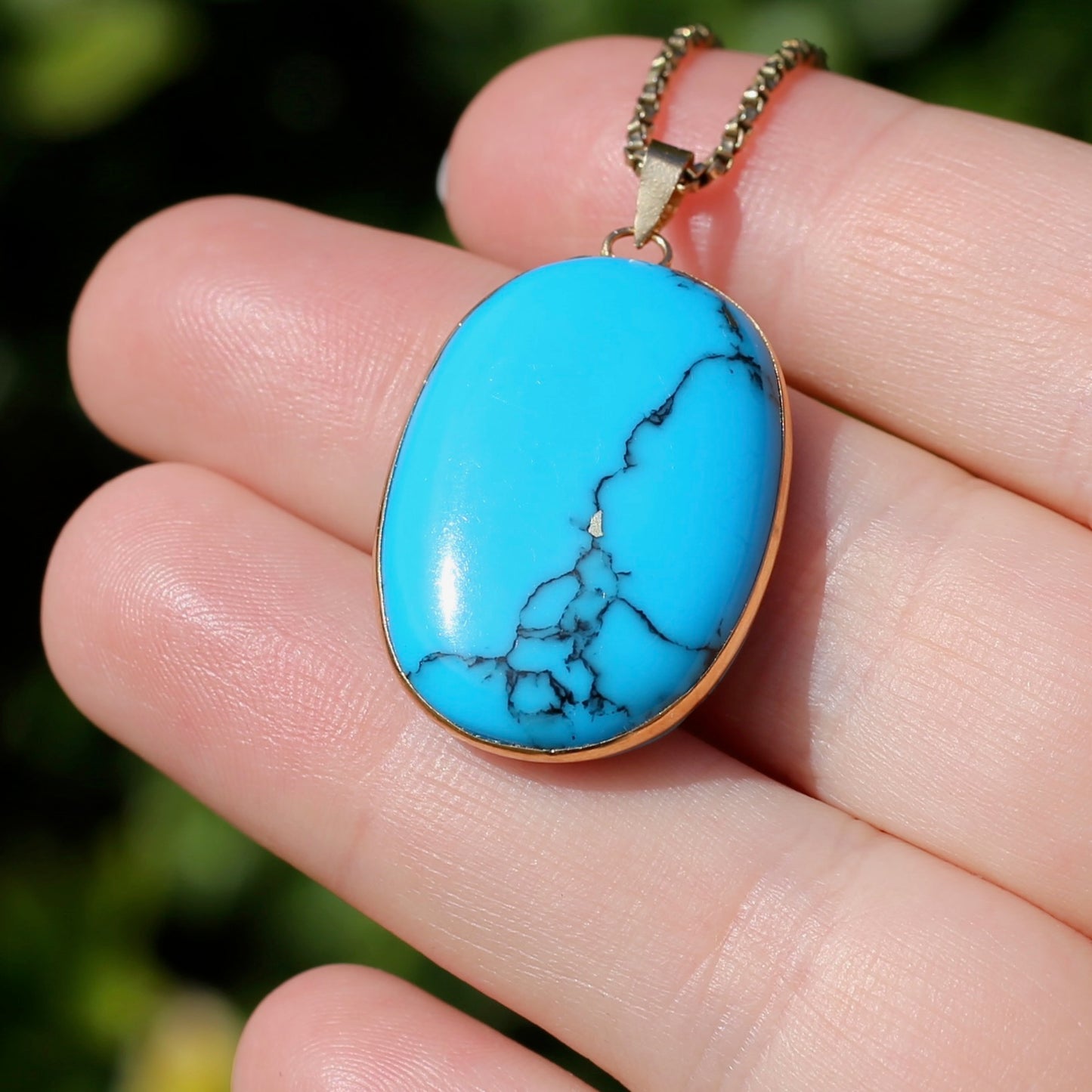 Egyptian Made 1992 Natural Oval Turquoise Pendant in 18ct Yellow Gold, 4.45g