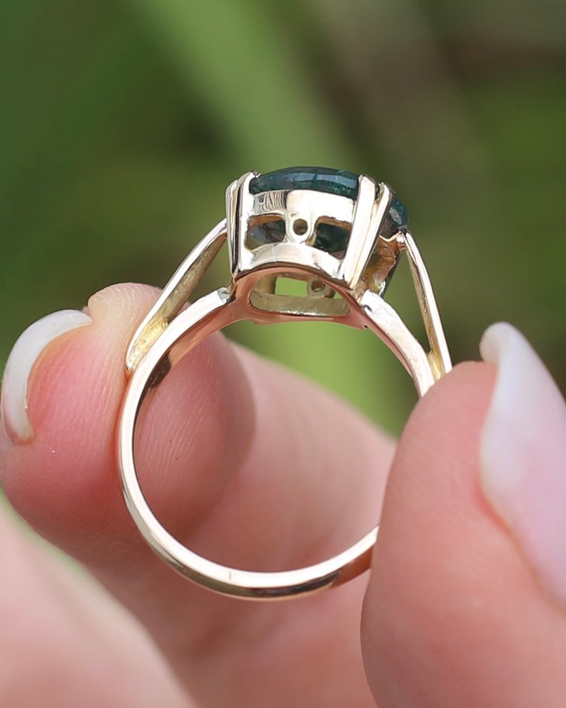 3ct Round Moss Agate Double Claw Set Ring, 9ct Yellow Gold, size N or 6.75, 4.11g