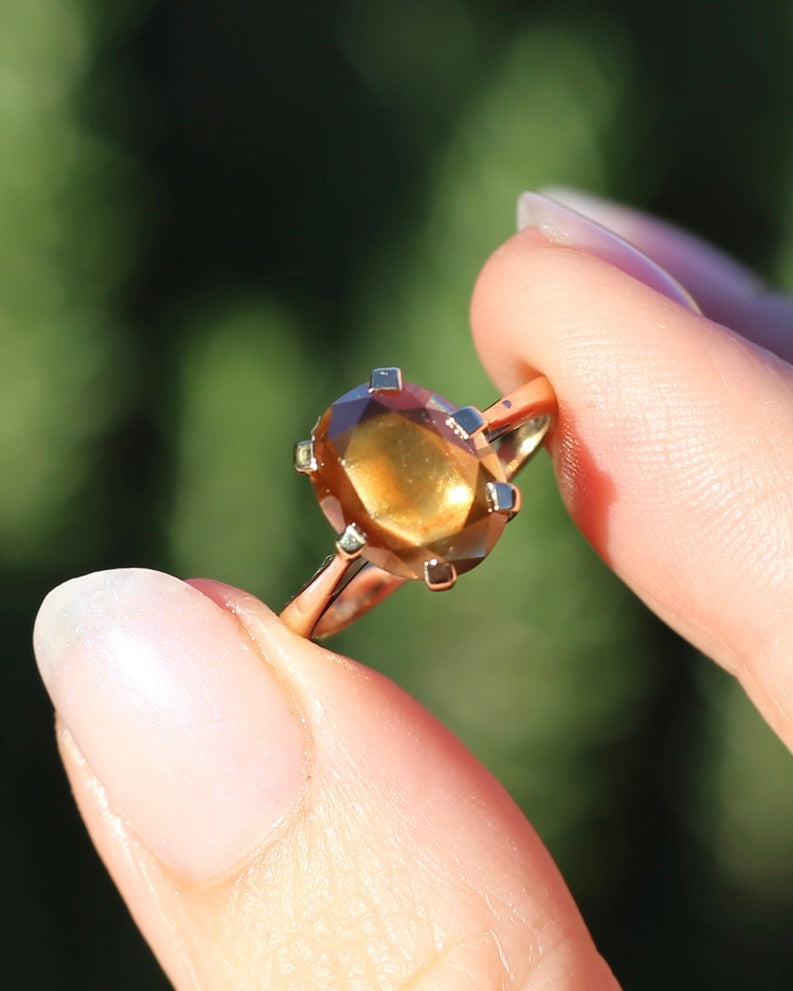 ON HOLD 3.95ct Fancy Cut Tanzanian Umba Sapphire in Vintage 9ct Yellow Gold, size L or 5.75, 2.80g