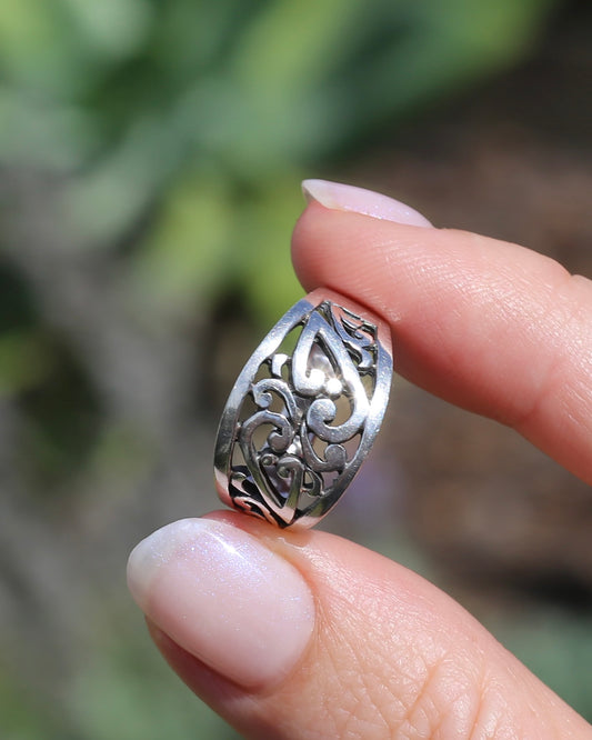 Hand Carved Flat Swirl J Ring, Sterling Silver, size R or 8.5 - fits more like a Q1/2 due to width, 3.78g