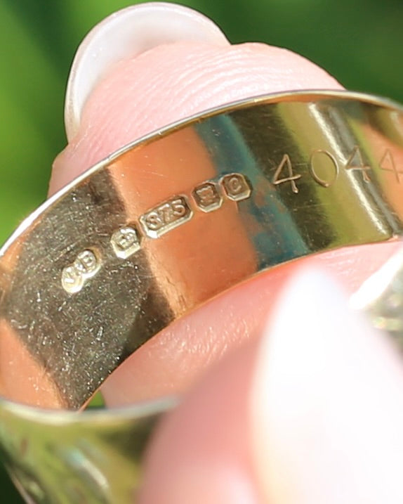 1977 London Made Wide Band with Diamond Cut Pattern, 9ct Yellow Gold, size W or 11 (fits more like a U-U1/2 due to width, 4.75g