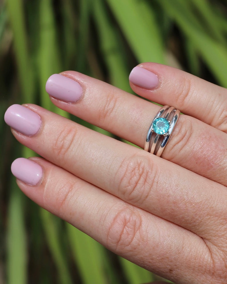 Natural Apatite Ring, Sterling Silver, size N or 6.75 (fits more like L1/2 - M or 6 due to width), 4.65g