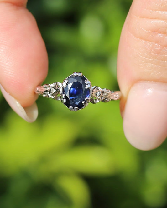 1.3ct Natural Blue Australian Sapphire, in a Vintage Double Claw Set 9ct White Gold Filigree Ring, size P or 7.75, 2.45g