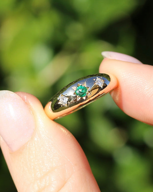 1975 Made Natural Emerald and Diamond Star Set Trilogy, 18ct Yellow Gold, size 7.75 or just under P1/4