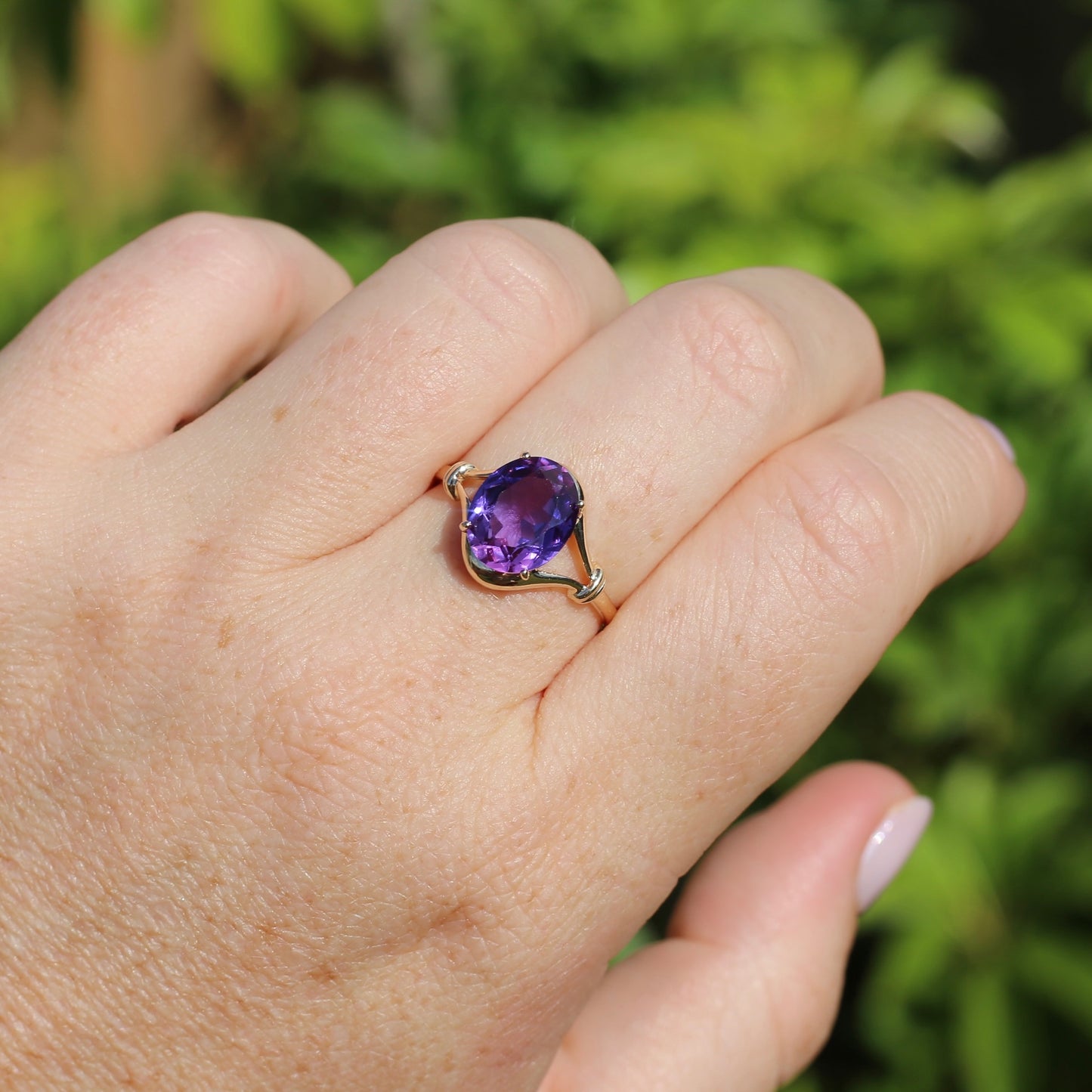 3.85ct Oval Purple Sapphire Solitaire, 9ct Yellow Gold size 9 or just under S