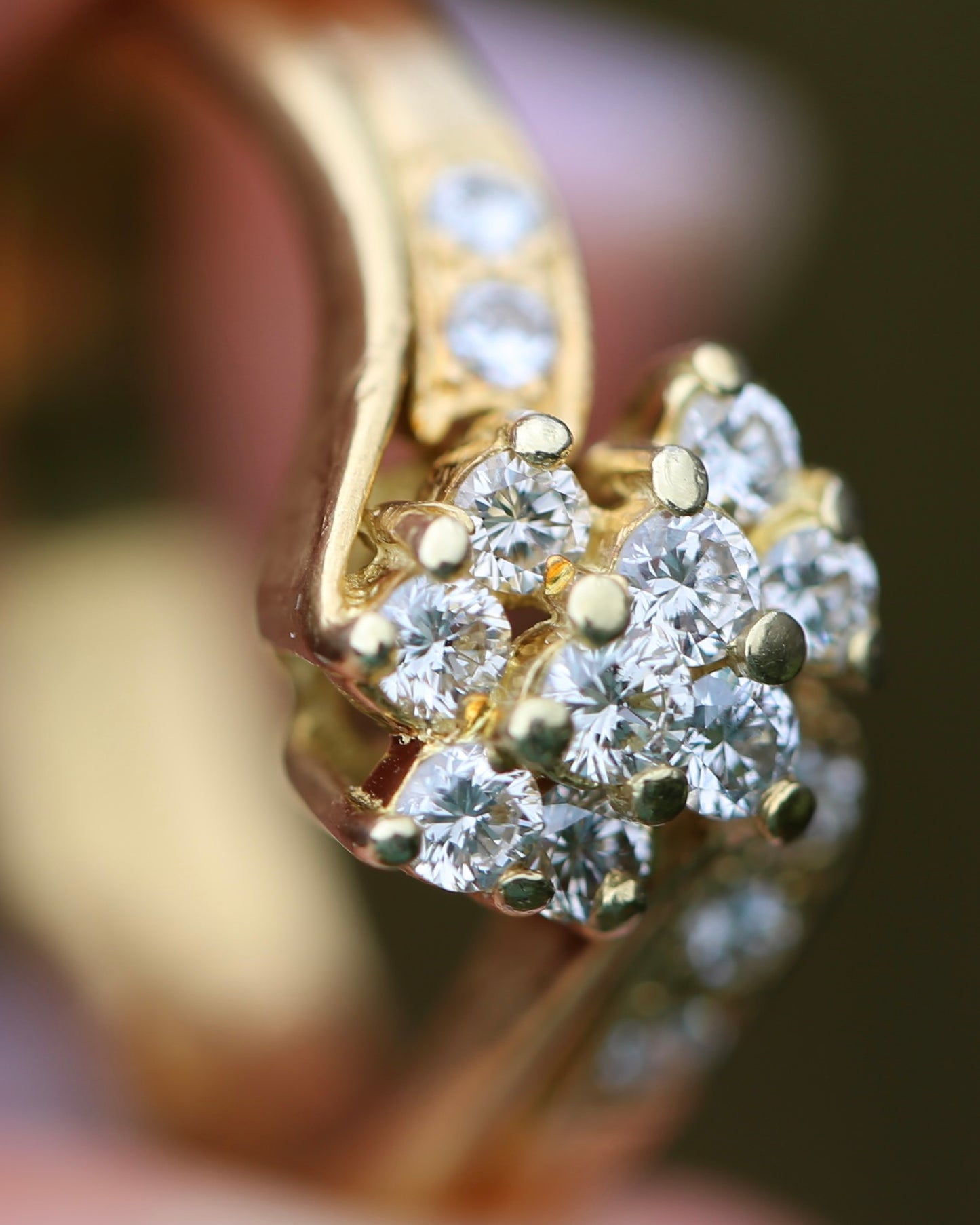 Circa 1970s Transitonal Brilliant Cut Diamond Ring, 18ct Yellow Gold Cluster Ring, size S or 9, 6.4g, with valuation